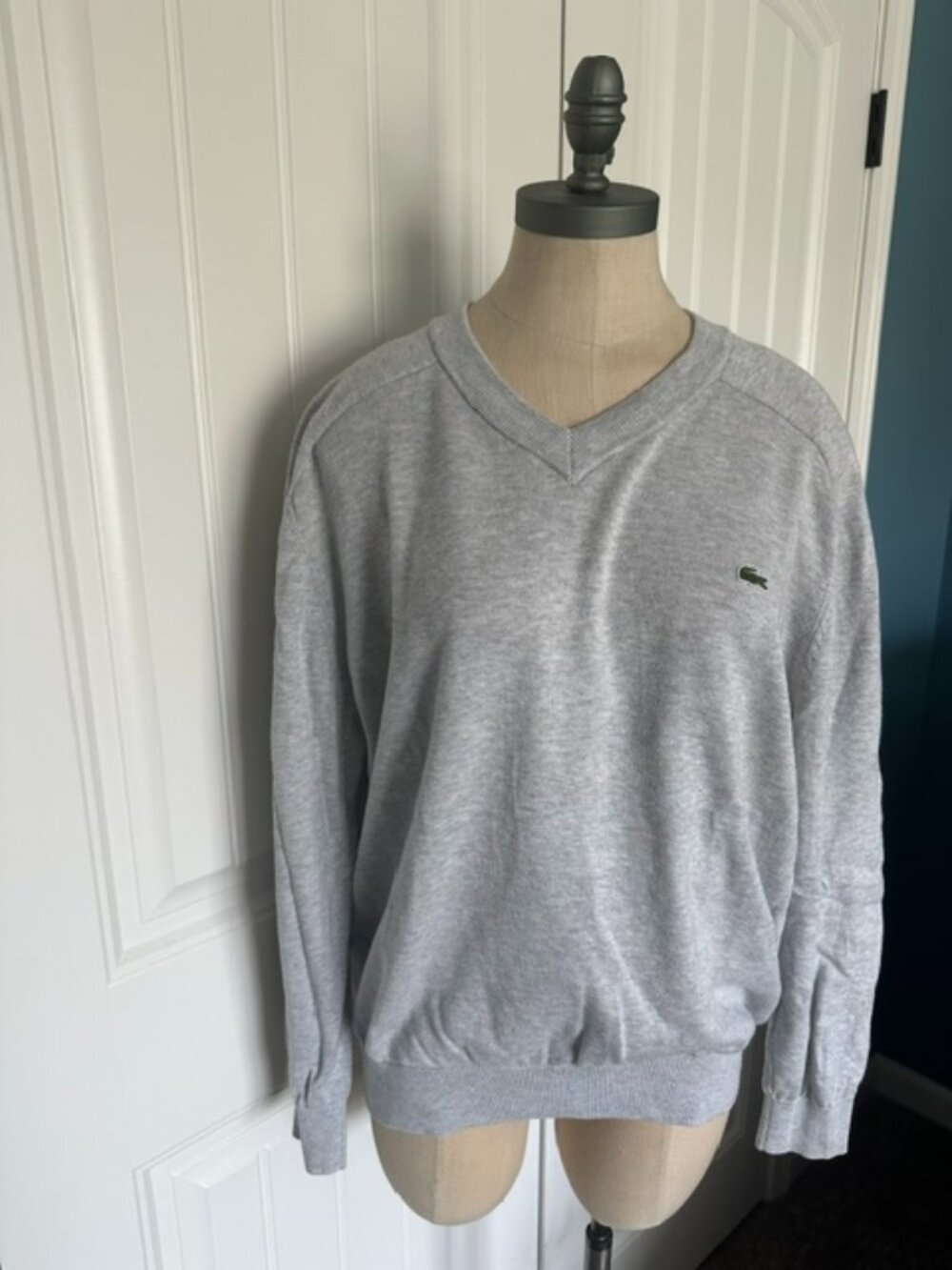 Men's Lacoste V-Neck sweater size FR 6 (XL)